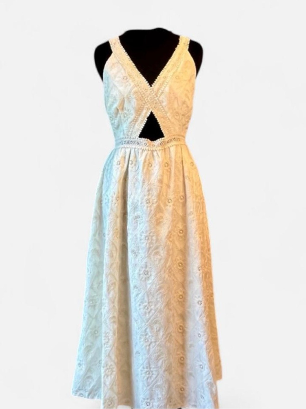 Just Me Ivory Floral Embroidered Cutout Maxi Dress w/Pockets. Medium *See Note